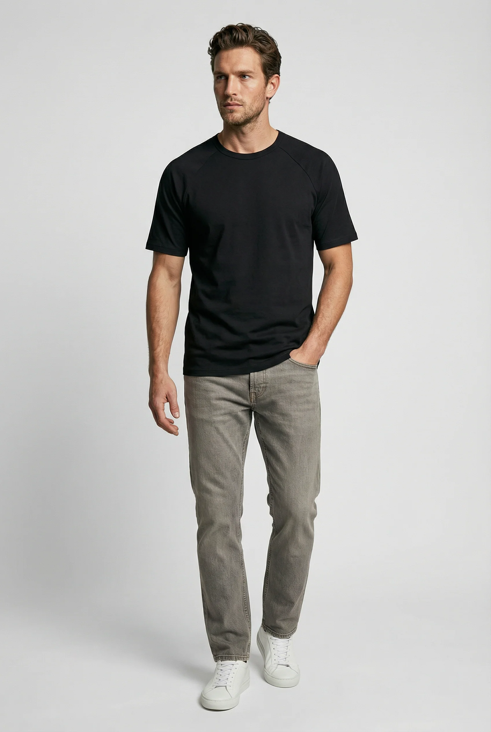 Hoxton Raglan Sleeve Fitted T-shirt - Black - Image 4